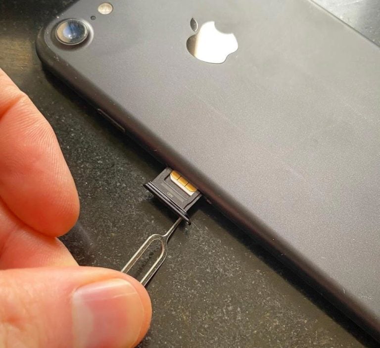 how-to-remove-the-sim-card-from-an-iphone-5-easy-steps