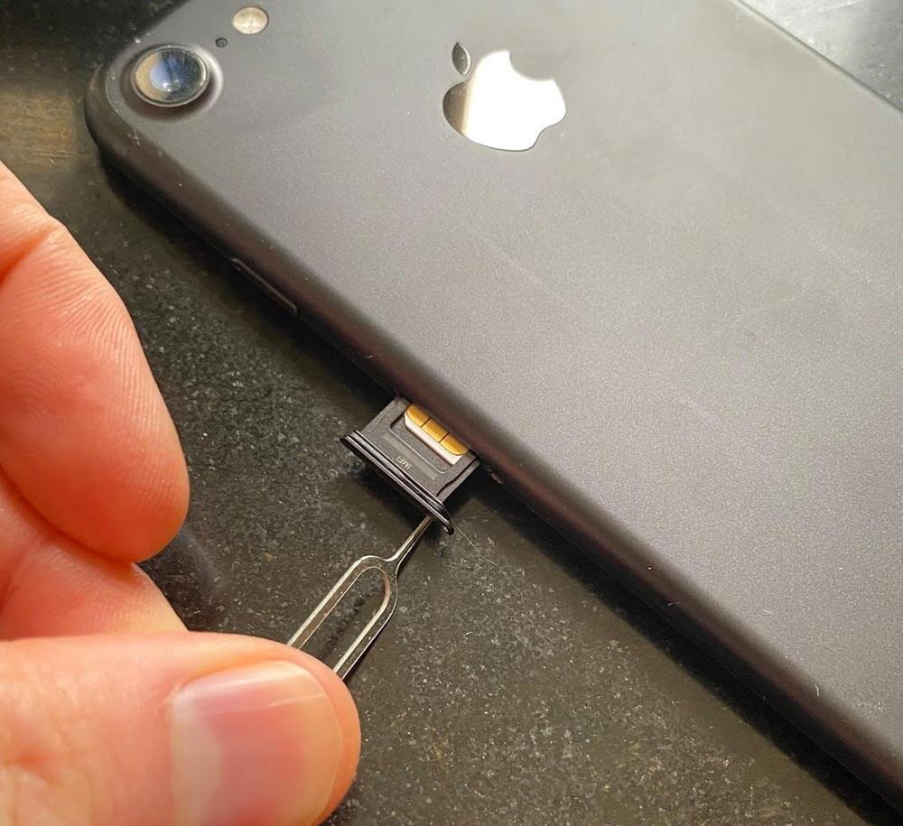 How To Remove The SIM Card From An IPhone 5 Easy Steps 